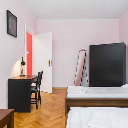קרקוב Modern Urban Escape - Old Town Apartment - By Upstairs מראה חיצוני תמונה