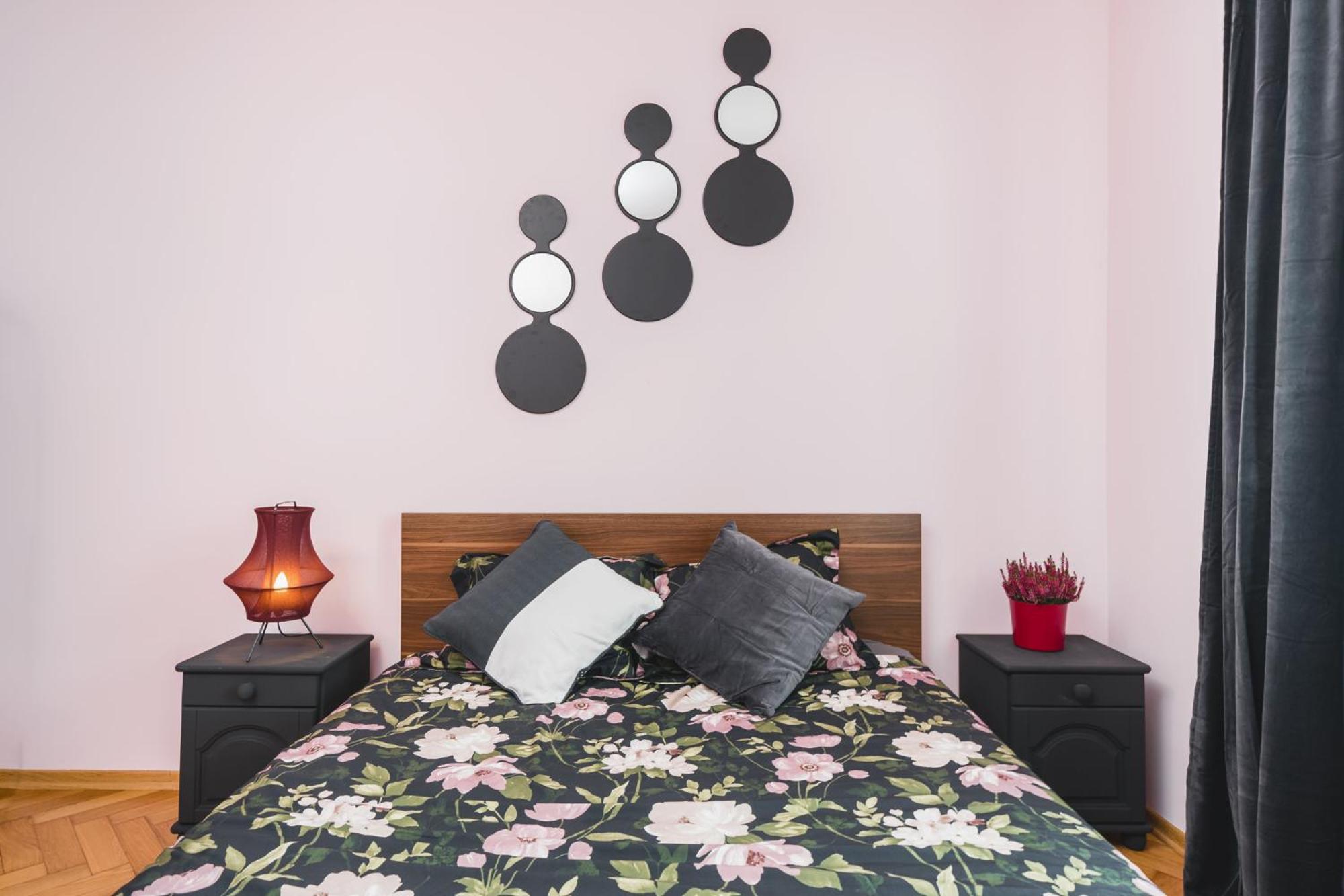 קרקוב Modern Urban Escape - Old Town Apartment - By Upstairs מראה חיצוני תמונה