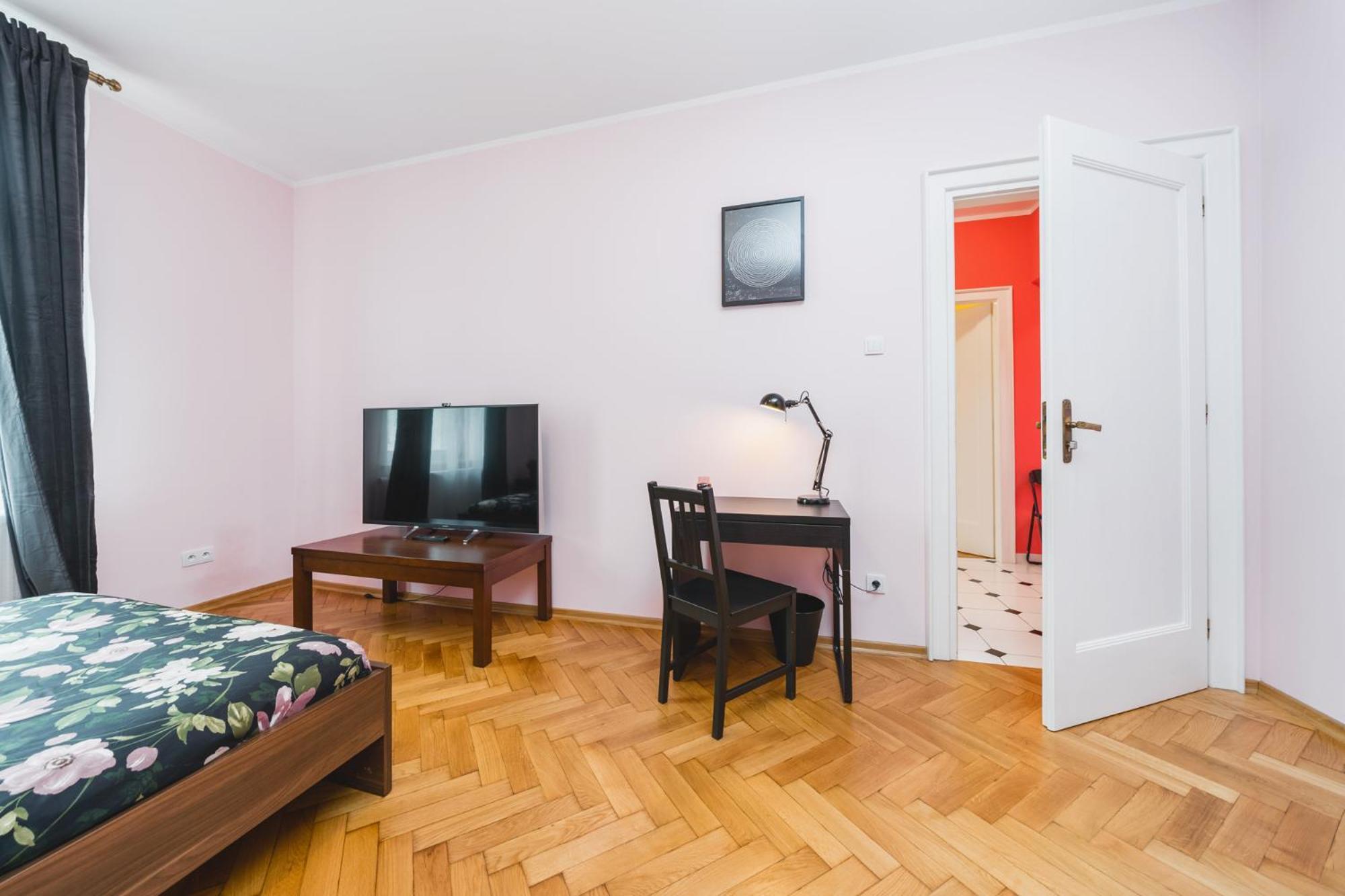 קרקוב Modern Urban Escape - Old Town Apartment - By Upstairs מראה חיצוני תמונה