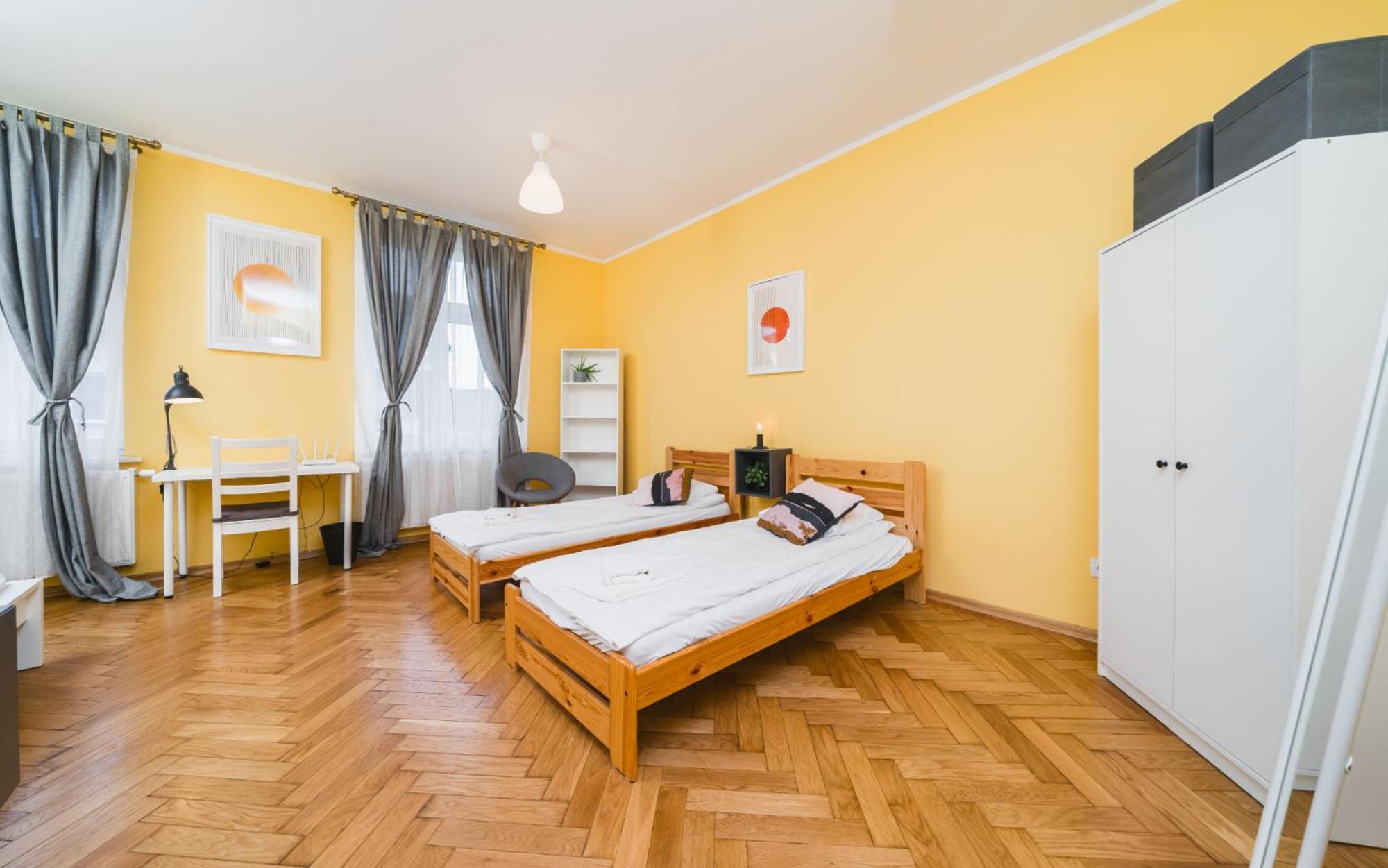 קרקוב Modern Urban Escape - Old Town Apartment - By Upstairs מראה חיצוני תמונה